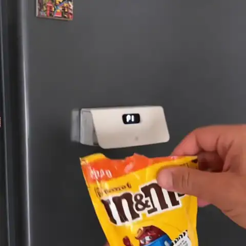 Sealing a snack bag